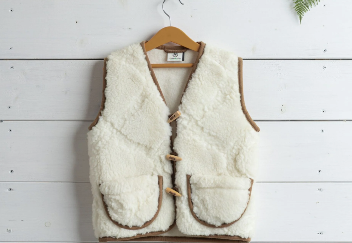 Kamizelka wełniana – Ciepło w rytmie Twojego dnia